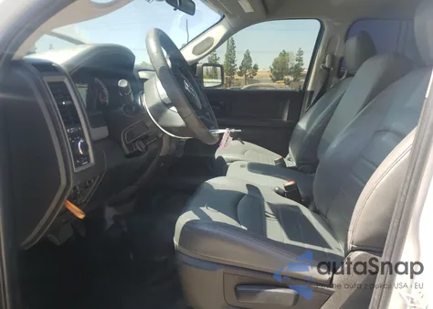 2019 Ram 1500 Classic Tradesman z USA, uszkodzony, nr VIN 1C6RR6KM9KS747773